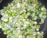 A picture of step 3 of Bhindi Bhujia.