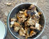 A picture of step 1 of Fried beef/kpomo.
