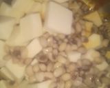 A picture of step 2 of Yam and beans porridge🤩.