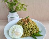 Foto langkah ke 5 dari resep Mie Goreng Cabe Ijo.