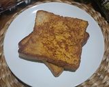 Foto langkah ke 3 dari resep Savory French Toast.