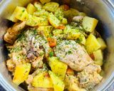 A picture of step 5 of Chicken with potatoes in a baking bag.