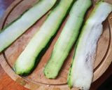 Foto del paso 2 de la receta: Rollitos de zapallo italiano rellenos de hummus
