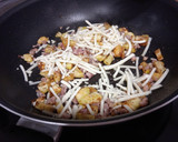 Foto del paso 4 de la receta: Sartenada de calabacín, jamón ibérico y queso griego vegano