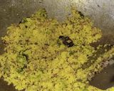 A picture of step 3 of Rice upma.
