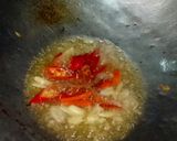 Foto langkah ke 3 dari resep Tumis fishroll dgn saori.