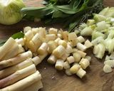 Risotto z czosnkiem niedźwiedzim i szparagami krok przepisu 1 zdjęcie