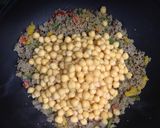 Foto del paso 3 de la receta: Ensalada caliente de garbanzos