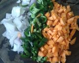 वेजिटेबल मिनी इडली (Vegetable mini idli recipe in Hindi) रेसिपी चरण 1 फोटो