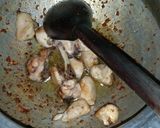 A picture of step 2 of Chicken qorma.