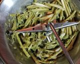 Foto del passaggio 6 della ricetta Zuppa di asparagi selvatici e uova, ricetta del riciclo 🌷
