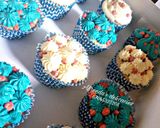 A picture of step 2 of Decorated cup cakes.
