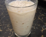 A picture of step 2 of Banana Date shake.