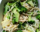 Broccoli with enoki mushroom and egg tofu