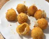Foto langkah ke 7 dari resep Bola Kentang Udang & Mozarella.
