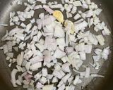 Foto del paso 2 de la receta: Fettuccini con salsa de champiñones al verdeo