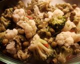 Foto del paso 6 de la receta: Gratinado de Brócoli, Coliflor y Gambas