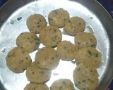 A picture of step 3 of Sindhi Besan tikki Curry.