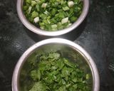 A picture of step 2 of Burmese chicken noodles.
