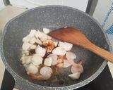 รูปขั้นตอนการทำที่ 3 ของ ผัดเห็ดออรินจิ,กุ้ง,ไข่ดาว,ข้าวบุกหอมมะลิ-คีโต