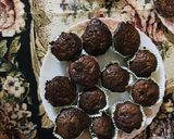 صورة لخطوة 3 من وصفة كب كيك اسبونج بالشيوكلاته
