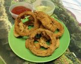 A picture of step 10 of Extra Crispy Fried Onion Rings.
