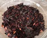 A picture of step 1 of Zobo drink.