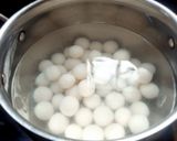 A picture of step 4 of Paal kolukattai.