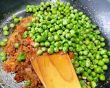 A picture of step 6 of Paddy Straw Mushroom And Peas Curry.