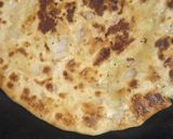 A picture of step 5 of Aaloo paratha.