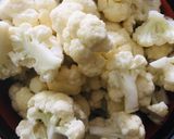Hình bước làm 1 của món Súp lơ áp chảo hương tỏi