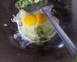 Foto langkah ke 4 dari resep Nasi Goreng Daun Bawang.