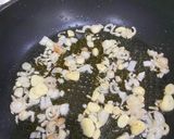 Hình bước làm 1 của món Mực xào hành giá