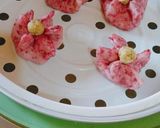 A picture of step 6 of Colourful chicken momo.
