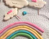 Foto del paso 12 de la receta: 🎂Bizcochuelo con pasta de cobertura (fondant) y tips☁️🌈💜🤍