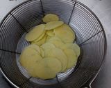 A picture of step 4 of Sab Ky Manpasand Lays.