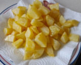Foto del paso 1 de la receta: Salchichas frescas con patatas