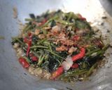 Foto langkah ke 3 dari resep Tumis Kangkung.