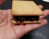 Foto langkah ke 3 dari resep Almond Cranberry Choco Cookies.