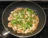 รูปขั้นตอนการทำที่ 4 ของ หมูผัดซอสขิง