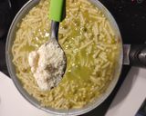 Foto del paso 3 de la receta: Fideuá con crema de guisantes
