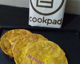 A picture of step 8 of Mango poori.