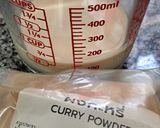 รูปขั้นตอนการทำที่ 2 ของ ผัดผงกะหรี่หมูกุ้ง