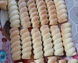 صورة لخطوة 2 من وصفة حلوة الضفيرة بالمول 🧇 وبنة رووووعة 😋☕