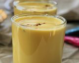 A picture of step 1 of Thandai.
