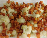 Foto del paso 8 de la receta: Pollo frito y coliflor salteada con calabaza y anís