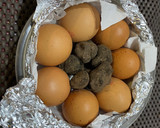 Foto del paso 1 de la receta: Trufar huevos