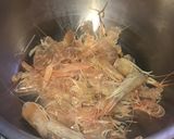 Foto del paso 4 de la receta Sopa de espárragos y gambas