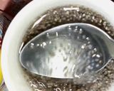 Foto langkah ke 3 dari resep Es teh lemon dengan chiaseeds.