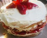Foto del paso 3 de la receta: Torta de frutillas con crema